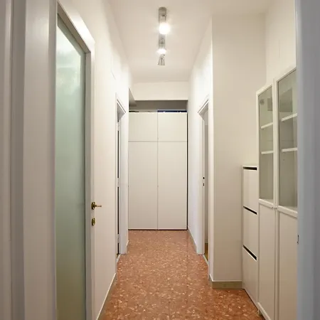 Vatican Firefly House * Řím