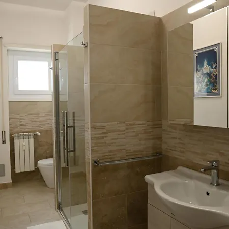 Vatican Firefly House Apartmán *