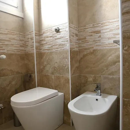 Vatican Firefly House * Рим